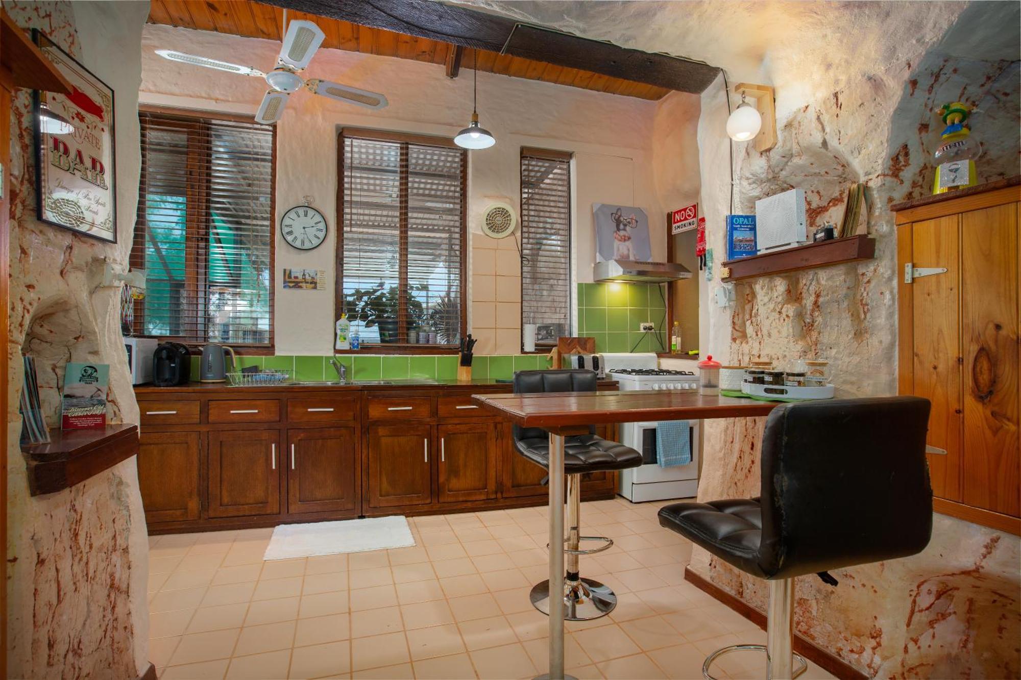 Di'S Dugouts Hotel Coober Pedy Buitenkant foto