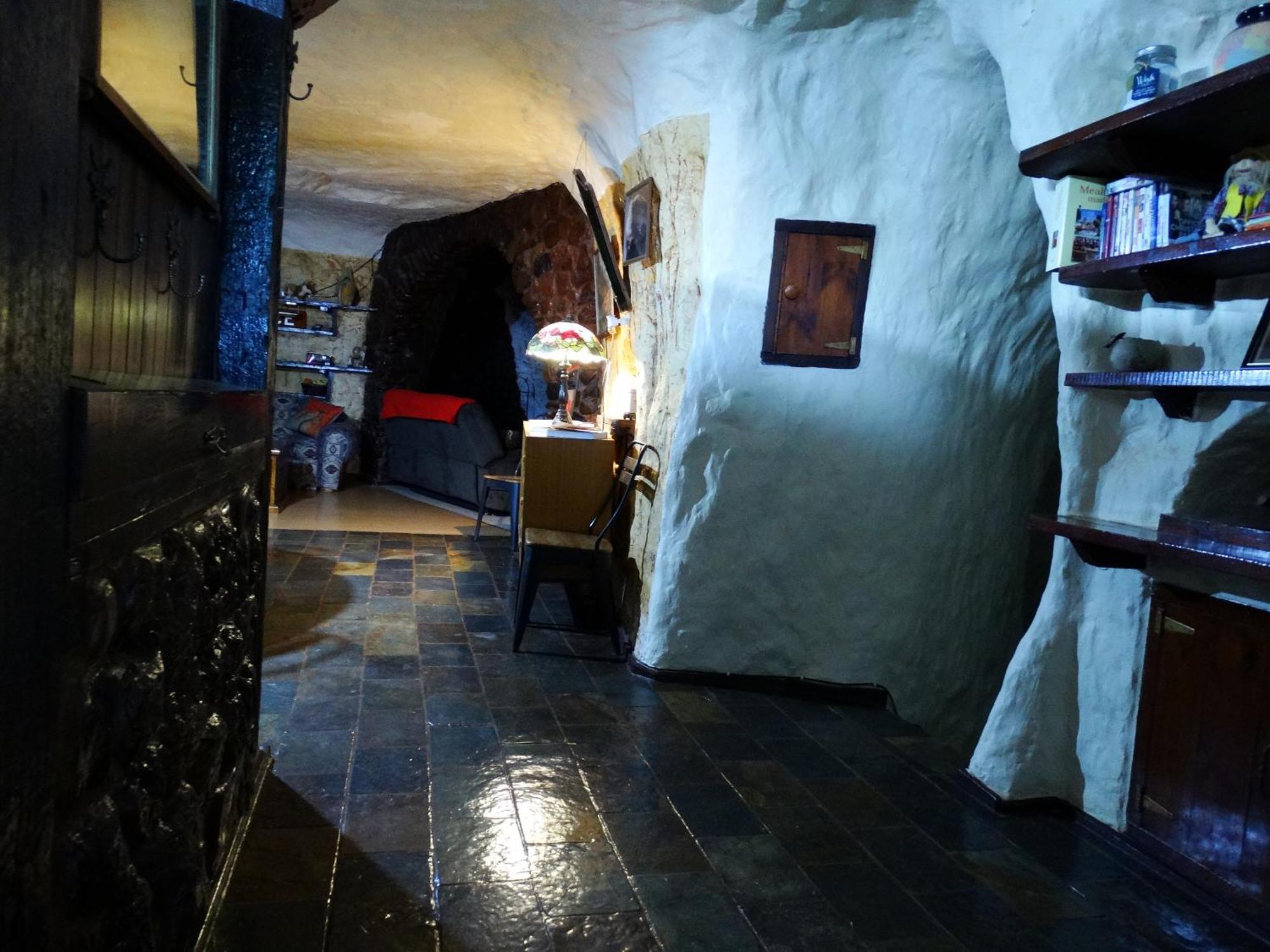 Di'S Dugouts Hotel Coober Pedy Buitenkant foto